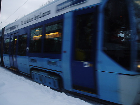 포토 JPG 해외이미지 선 여행 이동 겨울 통신 교통시설 모션 날씨 사람없음 파란색 운전 안개 속도 전차 트랙 폭풍 일반 눈보라 나쁜 선로 오슬로 철강 해외202004 해외포토 계절 육상교통 컬러 교통 컨셉 대중교통 눈_날씨 시설 파일형식 이미지허브