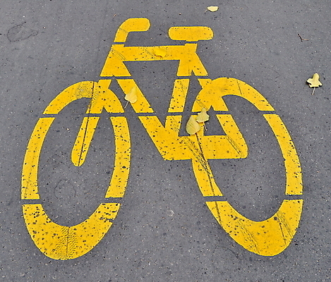 포토 JPG 해외이미지 아이콘 도로 길 선 스포츠 여행 백그라운드 교통시설 거리 건강 경고 안전 사람없음 야외 운동 노란색 환경 자전거 페인트 회색 도시 바퀴 승차 방향 심볼 사인 질감 신호 순환 도로표지판 일반 땅바닥 루트 바이킹 방법 선로 해외202004 해외포토 컬러 교통 모션 바닥 바이크 표지판 시설 파일형식 이미지허브