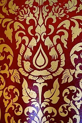 포토 JPG 해외이미지 전통 아시아 문화 잎 패턴 불교 태국 미술 사람없음 장식 빨간색 갈색 골동품 깃발 기둥 황금 고급 심볼 묘사 그림 강렬 옛날 핸드메이드 해외202004 해외포토 식물 건축 나라 종교 컬러 컨셉 무늬 문화예술 파일형식 이미지허브