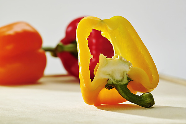 포토 JPG 해외이미지 음식 채소 고추 파프리카 건강 사람없음 빨간색 빛 노란색 후추 정물화 해외202004 해외포토 컬러 향신료 그림 파일형식 이미지허브