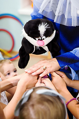 포토 JPG 해외이미지 행복 어린이 손가락 관계 놀이 악수 관리 한명 사람 힘 엄지손가락 흰색 축하 그룹 흙더미 남동생 연대 염원 통일 해외202004 해외포토 1 손 감정 컬러 컨셉 손짓 흙 동생 파일형식 더미 이미지허브