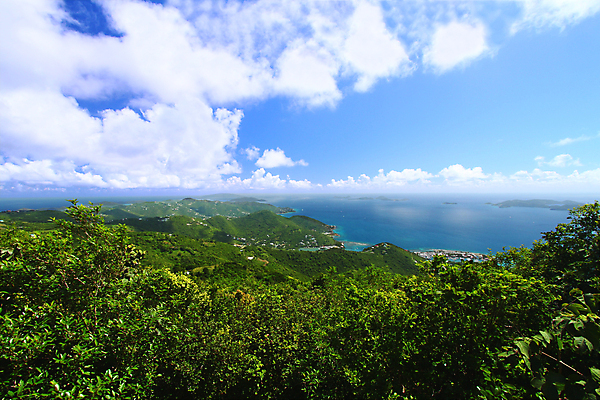 포토 JPG 해외이미지 공원 여유 바다 섬 하늘 휴식 산 풍경 해변 사람없음 물 파란색 평화 맑음 침묵 고요 분위기 숲 열대우림 언덕 그림 대서양 전국 파라다이스 해외202004 해외포토 자연요소 공공시설 감정 컬러 컨셉 날씨 소리 파일형식 이미지허브