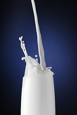 포토 JPG 해외이미지 사람없음 우유 흰색 액체 붓기 액체표현 해외202004 해외포토 컬러 모션 유제품 순간포착 파일형식 이미지허브
