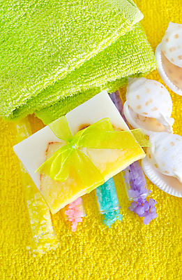 포토 JPG 해외이미지 리본 사람없음 수건 장미 노란색 스파 조개껍데기 아로마 스파용품 비누 아로마테라피 해외202004 해외포토 꽃 컬러 조개 위생용품 오브젝트 테라피 파일형식 이미지허브