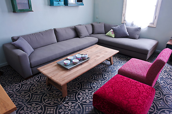 포토 JPG 해외이미지 전통 라이프스타일 디자인 가구 의자 건축양식 탁자 부동산 바닥 주택 실내 따뜻함 앉기 사람없음 내부 목재 장식 소파 방 골동품 휴게실 고급 우아함 디자이너 리빙 스타일 안락 해외202004 해외포토 나무 직업 건축 생활용품 컨셉 재료 모션 건물 생활 재산 파일형식 이미지허브