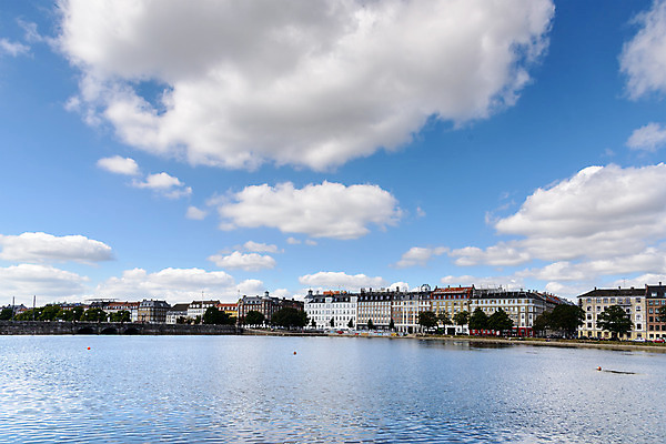 포토 JPG 해외이미지 유럽 호수 여행 건축양식 주택 덴마크 사람없음 건물 물 여름 도시풍경 컬러풀 산책 산책로 도시 수로 타운 코펜하겐 스타일 해외202004 해외포토 자연요소 건축물 계절 건축 나라 길 컬러 휴식 북유럽 풍경 파일형식 이미지허브
