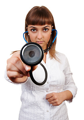 포토 JPG 해외이미지 백인 직업 여자 유니폼 청진기 건강 병원 한명 미소 사람 치료 파란색 약 간호사 의사 흰색 업무 자신감 실험실 연습 고립 돌봄 해외202004 해외포토 서양인 1 옷 감정 컬러 의학 의료기기 모션 표정 실험 의료진 작업 파일형식 이미지허브