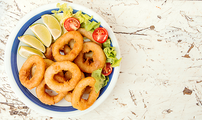 포토 JPG 해외이미지 접시 음식 어류 사람없음 우주 식당 식사 저녁식사 공백 튀김 흰색 반지 황금 케첩 해산물 속도 메뉴 오징어 준비 마요네즈 고립 깊이 빵가루 해외202004 해외포토 식기 컬러 장신구 연체동물 상점 수중동물 소스_음식 파일형식 이미지허브