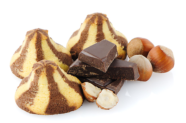 포토 JPG 해외이미지 조각 디저트 실내 사람없음 쌓기 초콜릿 달콤 흰배경 초코쿠키 개암 해외202004 해외포토 열매 음식 백그라운드 모션 내부 쿠키 흰색 맛 파일형식 이미지허브