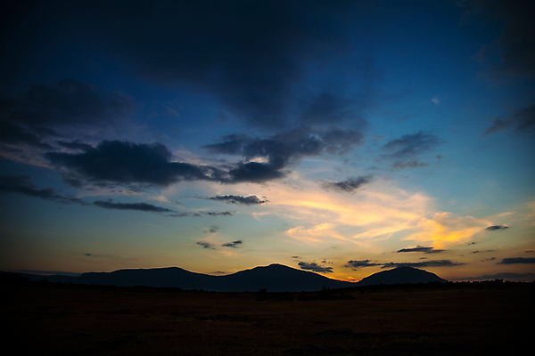 포토 JPG 해외이미지 바다 여행 오렌지 자연 하늘 아침 산 파노라마 풍경 사람없음 빨간색 초록색 컬러풀 태양 마을 일출 환경 새벽 트래킹 안개 시골 산등성이 산악지대 해외202004 해외포토 주간 자연요소 컬러 과일 레저 날씨 촬영기법 노을 생태계 파일형식 이미지허브