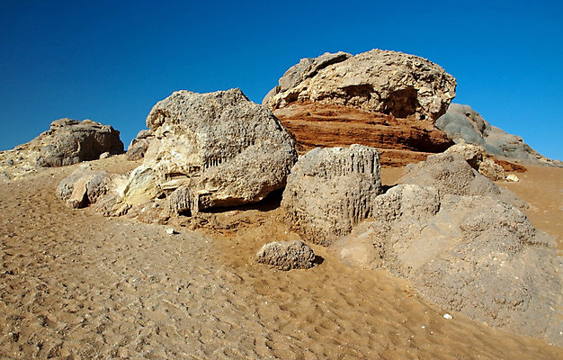 포토 JPG 해외이미지 모래 여행 아프리카 자연 하늘 바람 건조 이집트 풍경 사람없음 야외 파란색 모래사장 태양 사막 흰색 땅 부식 분필 사하라 내추럴 해외202004 해외포토 자연요소 나라 바다 컬러 날씨 초크 생태계 파일형식 이미지허브