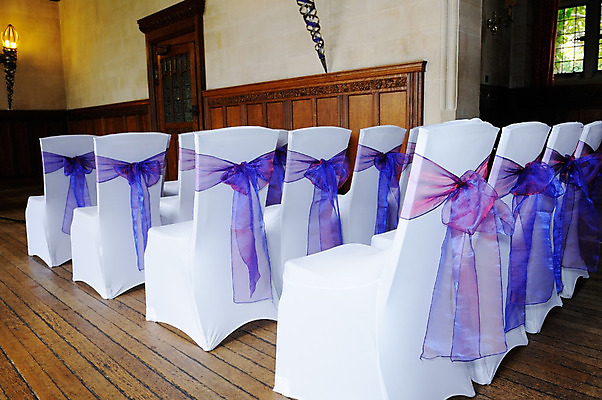 포토 JPG 해외이미지 리본 가구 결혼 의자 결혼식 사랑 이벤트 사람없음 내부 장식 보라색 활발 덮개 흰색 우아함 활 해외202004 해외포토 감정 컬러 생활용품 컨셉 뚜껑 파일형식 이미지허브