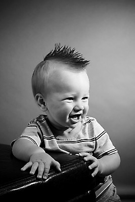 포토 JPG 해외이미지 백인 라이프스타일 행복 감정 아들 얼굴 어린이 포즈 한명 사람 소년 유행 기쁨 표현 아기 9 닫기 작음 월 걸음마 결백 천진난만 스타일 해외202004 해외포토 서양인 1 남자 컨셉 가족 모션 생활 신체부위 숫자 날짜 크기 파일형식 이미지허브