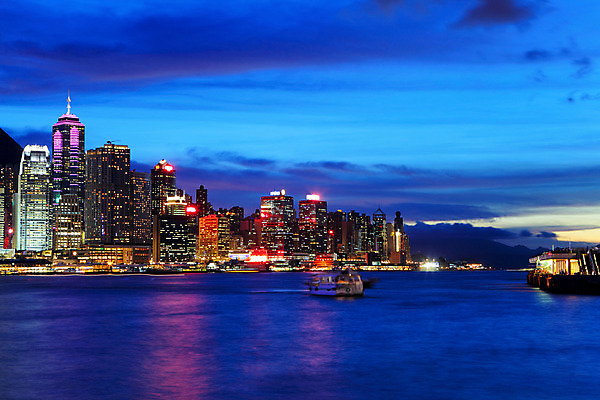 포토 JPG 해외이미지 아시아 바다 여행 비즈니스 건축양식 유리 하늘 휴가 동양인 풍경 사람없음 건물 금융 경제 빛 도시풍경 컬러풀 사무실 탑 항구 중국 도시 도심 야간 큼 바쁨 네온 장면 포트 홍콩 스카이라인 절정 해외202004 해외포토 자연요소 건축물 건축 나라 컬러 교통시설 재질 인종 크기 파일형식 이미지허브