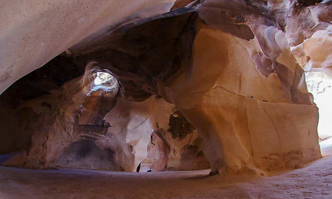 포토 JPG 해외이미지 여행 중동 사람없음 빛 여행객 바위 동굴 이스라엘 해외202004 해외포토 나라 사람 돌_바위 서아시아 파일형식 이미지허브