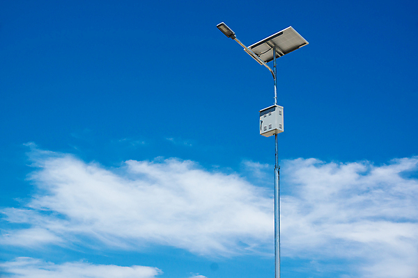 포토 JPG 해외이미지 구름 전구 하늘 사람없음 빛 햇빛 태양 환경 금속 장비 에너지 램프 캐비닛 오브젝트 에코 봉 공학 생태학 철강 해외202004 해외포토 자연요소 교육 재질 조명 사물함 파일형식 이미지허브