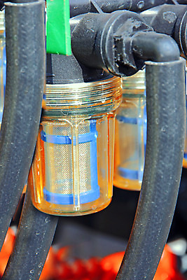 포토 JPG 해외이미지 직업 산업 백그라운드 비즈니스 자동차 주택 실내 사람없음 빨간색 금속 검은색 힘 기계 에너지 스패너 작업 제조 서비스 호스 공학 압력 자동 조작 진짜 철강 필터 힘찬 해외202004 해외포토 교육 육상교통 컬러 컨셉 재질 내부 건물 공구 파일형식 이미지허브