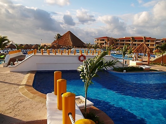 포토 JPG 해외이미지 구름 별 음식 모래 겨울 의자 우산 가족 하늘 휴가 휴식 멕시코 사람없음 옆모습 빛 태양 노란색 평화 일출 맑음 수영 궁전 신혼여행 인사 시간 뜨거움 고급 선탠 휴양지 엽서 구성 칸쿤 파라다이스 스타일 해외202004 해외포토 자연요소 계절 뷰포인트 컬러 가구 결혼 컨셉 고건축 북아메리카 관계 날씨 노을 장소 수상스포츠 예절 편지 파일형식 이미지허브