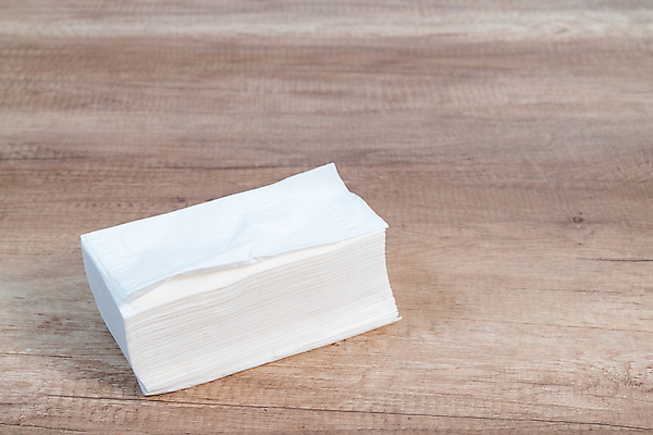 포토 JPG 해외이미지 종이 백그라운드 가정 탁자 사람없음 목재 수건 주방 흰색 조직 정상 오브젝트 싱글 냅킨 각도 롤 변기통 위생관리 해외202004 해외포토 나무 컬러 가구 재료 관리 위생용품 파일형식 이미지허브