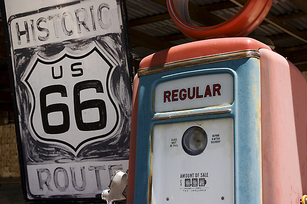 포토 JPG 해외이미지 도로 길 여행 자동차 하늘 휴가 거리 사람없음 파란색 미국 운전 사막 자유 수확 흰색 고속도로 6 심볼 사인 캘리포니아 애리조나 천국 루트 옛날 해외202004 해외포토 육상교통 컬러 컨셉 북아메리카 농업 교통시설 모션 숫자 파일형식 이미지허브