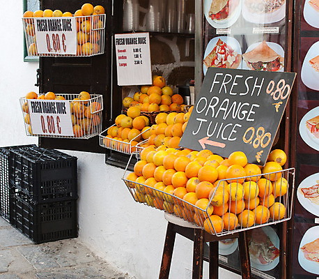 포토 JPG 해외이미지 음료 음식 오렌지 과일 귤 거리 건강 서기 사람없음 야외 판매 세일 쌓기 상점 주스 신선 시장 소매 많음 해외202004 해외포토 컨셉 모션 파일형식 이미지허브