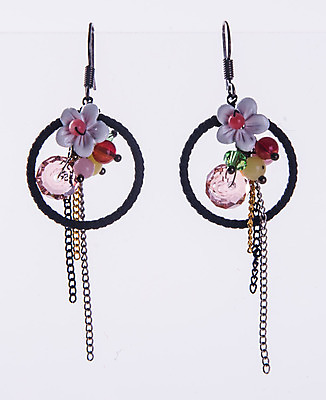 포토 JPG 해외이미지 여자 백그라운드 사람없음 장식 빛 유행 금속 귀걸이 바위 흰색 화려 재산 황금 고급 우아함 은색 보석 다이아몬드 고립 팬던트 해외202004 해외포토 컬러 컨셉 장신구 재질 사람 금융 돌_바위 광석 파일형식 이미지허브