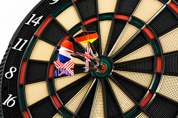 포토 JPG 해외이미지 스포츠 백그라운드 컨셉 비즈니스 성공 화살 취미 사람없음 가로 빨간색 초록색 파란색 검은색 경쟁 게임 흰색 깃발 우승 바 원형 센터 목표 다트판 다트 황소 슛 양궁 조준 점수 고립 골 승자 염원 완벽 필승 정확 해외202004 해외포토 도형 컬러 놀이 최고 소 파일형식 이미지허브