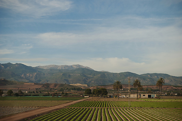 포토 JPG 해외이미지 구름 도로 겨울 밭 하늘 산 주택 풍경 사람없음 농장 정원 고속도로 스페인 타운 땅바닥 평야 해외202004 해외포토 자연요소 계절 유럽 길 농업 교통시설 자연 바닥 건물 도시 파일형식 이미지허브
