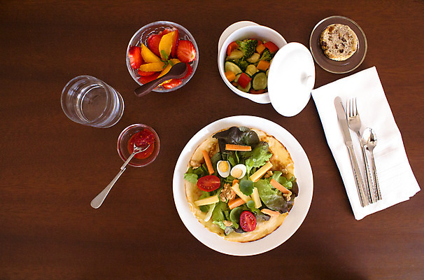 포토 JPG 해외이미지 접시 음식 빵 다이어트 토마토 채소 오렌지 과일 탁자 치즈 건강 육류 옥수수 요리 사람없음 가로 빨간색 물 여름 계란 식사 저녁식사 치킨 봄 샐러드 신선 사발 맛 정상 상추 지중해 먹기 메뉴 냅킨 점심식사 섞기 채식주의자 핸드메이드 해외202004 해외포토 자연요소 식기 계절 바다 컬러 가구 컨셉 식재료 모션 유제품 곡류 알 사기그릇 채식 닭고기요리 파일형식 이미지허브