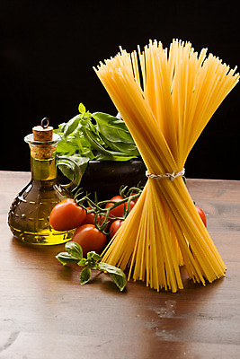 포토 JPG 해외이미지 음식 토마토 치즈 파스타 건강 마늘 스파게티 요리 사람없음 주스 최고 준비 성분 바질 해외202004 해외포토 음료 채소 유제품 서양음식 파일형식 이미지허브