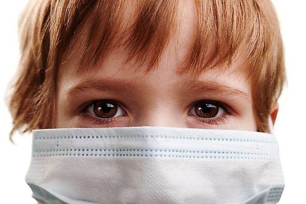 포토 JPG 해외이미지 백인 라이프스타일 응시 남자 얼굴 어린이 백그라운드 건강 마스크 한명 안전 사람 근접촬영 소년 10대 환자 흰색 바이러스 질병 위생관리 인플루엔자 전염병 소년한명만 코로나바이러스 해외202004 해외포토 서양인 1 시선 뷰포인트 컬러 의학 청소년 관리 생활 신체부위 남자한명만 소년만 파일형식 이미지허브