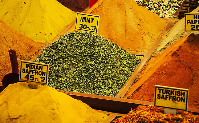 포토 JPG 해외이미지 백그라운드 오렌지 재료 고추 건강 종류 요리 씨앗 동양인 사람없음 빨간색 컬러풀 갈색 노란색 주방 어둠 흰색 조미료 사발 맛 가루 허브 향신료 매움 아로마 후추 카레 성분 사프란 시나몬 해외202004 해외포토 식물 음식 컬러 컨셉 채소 과일 인종 사기그릇 향미료 파일형식 이미지허브