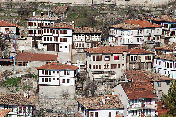 포토 JPG 해외이미지 전통 외관 여행 건축양식 창문 지붕 주택 사람없음 건물 목재 도시풍경 흰색 도시 재산 빌라 타운 칠면조 옛날 해외202004 튀르키예 해외포토 나무 건축물 건축 아시아 컬러 재료 조류 풍경 금융 파일형식 이미지허브