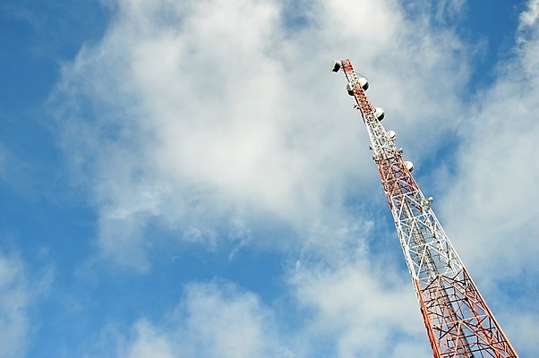 포토 JPG 해외이미지 접시 산업 파도 백그라운드 통신 하늘 모바일 세포 안테나 사람없음 파란색 스마트폰 글로벌 우주 탑 금속 디지털 텔레비전 자료 장비 인공위성 네트워크 전자레인지 역 연결 무선전화기 전화기 수화기 라디오 신호 전자 방송 전염 공학 돛대 전송 소통 송신기 접수 철강 셀룰러 해외202004 해외포토 식기 건축물 교육 바다 컬러 컨셉 교통시설 재질 전자제품 핸드폰 스마트기기 가전제품 레인지 질병 감염 파일형식 이미지허브