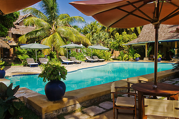 포토 JPG 해외이미지 나무 식물 여행 의자 자연 탁자 호텔 휴가 휴식 손바닥 사람없음 물 수영 휴양지 양산 코코넛 마다가스카르 이국적 해외202004 해외포토 자연요소 손 가구 컨셉 과일 숙소 장소 수상스포츠 생태계 파일형식 이미지허브