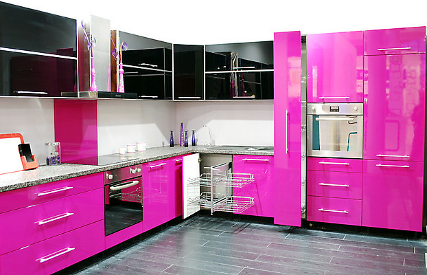 포토 JPG 해외이미지 라이프스타일 디자인 분홍색 가구 새로움 주택 실내 요리 사람없음 내부 컵 빛 주방 검은색 기계 고급 오븐 난로 스타일 해외202004 해외포토 식기 컬러 생활용품 컨셉 건물 생활 가전제품 난방기 파일형식 이미지허브