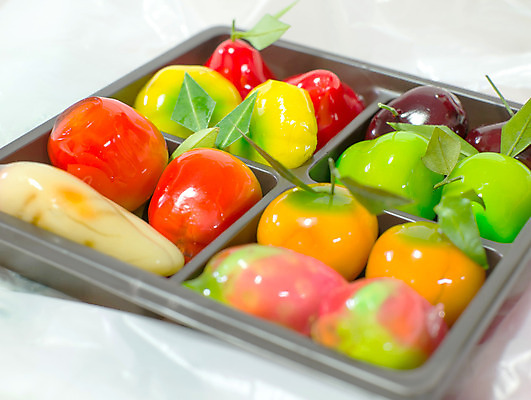 포토 JPG 해외이미지 전통 응시 아시아 문화 음식 백그라운드 오렌지 과일 태국 디저트 건강 사탕 요리 미술 동양인 사람없음 빨간색 초록색 컬러풀 노란색 흰색 신선 시장 달콤 설탕 질감 젤리 핸드메이드 스타일 해외202004 해외포토 시선 나라 컬러 문화예술 인종 맛 파일형식 이미지허브