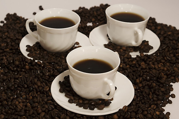 포토 JPG 해외이미지 스튜디오촬영 커피 음료 아침 휴식 사람없음 컵 컬러풀 한개 갈색 검은색 에너지 머그컵 원두 흰색 뜨거움 액체 아침식사 커피잔 설탕 심볼 큐브 만족 날것 정사각형 카푸치노 긴장 에스프레소 중독 고립 따뜻한음료 블랙커피 정물화 카페인 해외202004 해외포토 주간 도형 1 식기 감정 컬러 컨셉 잔 실내 식사 그림 파일형식 이미지허브