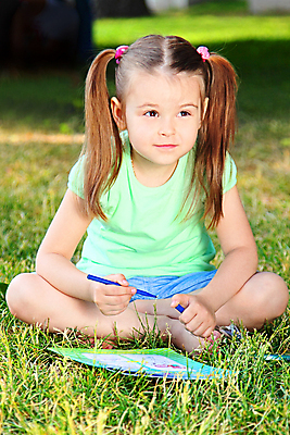 포토 JPG 해외이미지 공원 행복 어린이 자연 놀이 한명 여름 기쁨 게임 뜨거움 작음 해외202004 해외포토 1 계절 공공시설 감정 사람 크기 생태계 파일형식 이미지허브