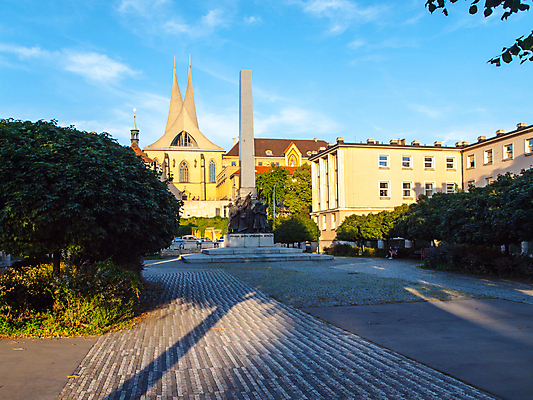 포토 JPG 해외이미지 디자인 유럽 기독교 종교 건축양식 지붕 사람없음 건물 도시풍경 교회 탑 맑음 새벽 도시 저녁 날카로움 신성 체코 프라하 타운 대도시 첨탑 수도원 고딕 수녀원 오리지널 콘크리트 회랑 해외202004 해외포토 자연요소 건축물 건축 나라 종교건축 날씨 풍경 복도 야간 파일형식 이미지허브