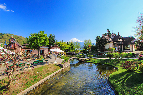포토 JPG 해외이미지 주간 나무 식물 구름 공원 꽃 유럽 호수 시계 잎 패턴 의자 우산 탁자 하늘 휴가 산 주택 미술 사람없음 건물 초록색 파란색 강 컬러풀 햇빛 평화 정원 맑음 봄 활발 벚꽃 바위 깃발 연못 신선 오솔길 언덕 자연백그라운드 후지산 강렬 해외202004 해외포토 자연요소 건축물 계절 공공시설 나라 길 컬러 가구 백그라운드 컨셉 무늬 자연 날씨 문화예술 태양 일본 세계문화유산 돌_바위 파일형식 이미지허브