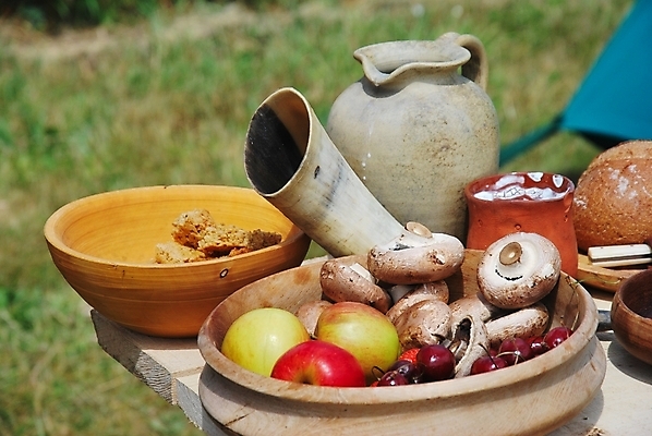포토 JPG 해외이미지 계절 음식 농업 채소 탁자 건강 마늘 요리 사람없음 목재 초록색 샐러드 시골 신선 조끼 시장 수집 허브 유기농 날것 성분 내추럴 채식주의자 해외202004 해외포토 나무 식물 웰빙 산업 컬러 가구 재료 외투 채식 파일형식 이미지허브
