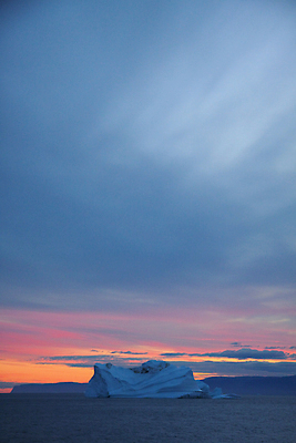포토 JPG 해외이미지 구름 호수 파도 바다 섬 과학 여행 겨울 자연 하늘 풍경 사람없음 물 여름 파란색 빛 컬러풀 글로벌 반사 여행객 우주 일출 얼음 일몰 추위 흰색 오픈 크루즈 시원함 크리스탈 북극 서리 빙산 북쪽 그린란드 북극해 옛날 해외202004 해외포토 자연요소 계절 컬러 배_교통 덴마크 사람 노을 광석 극지방 방향 생태계 파일형식 이미지허브