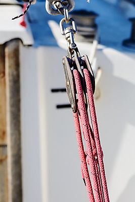 포토 JPG 해외이미지 호수 밧줄 바다 여행 요트 하늘 휴가 항해 사람없음 목재 물 금속 항구 장비 흰색 보트 삼 코드 철 정박 묘사 방파제 보안 매듭 해군 닻 돛대 옛날 철강 해외202004 해외포토 자연요소 나무 공공시설 줄 컬러 배_교통 채소 재료 교통시설 재질 군대 안전 파일형식 이미지허브