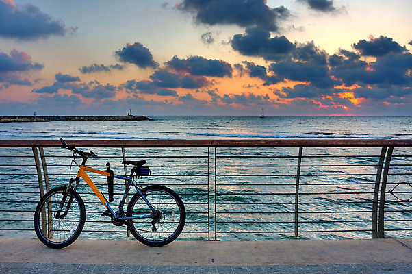 포토 JPG 해외이미지 구름 스포츠 바다 여행 백그라운드 교통시설 자연 하늘 아침 휴가 풍경 사람없음 야외 물 여름 컬러풀 평화 일출 자전거 황혼 일몰 새벽 산책로 바퀴 저녁 지중해 장면 이스라엘 수평선 해외202004 해외포토 주간 자연요소 계절 길 컬러 교통 컨셉 노을 바이크 야간 시설 생태계 서아시아 파일형식 이미지허브