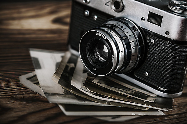 포토 JPG 해외이미지 직업 전통 디자인 조각 백그라운드 탁자 프레임 미술 사람없음 목재 갈색 카메라 우주 검은색 사진촬영 공백 장비 수확 골동품 흰색 기구 구멍 거친 클래식 은색 가죽 수집 사진사 필름 향수 책상 오브젝트 그림 질감 복고 슛 고립 구식 그런지 부정적 옛날 스타일 해외202004 해외포토 나무 감정 컬러 가구 컨셉 농업 재료 문화예술 전자제품 촬영 화장품 작가 파일형식 이미지허브