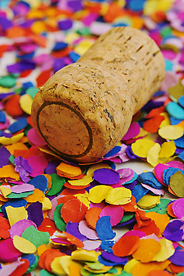 포토 JPG 해외이미지 종이 새해 기념 안전 사람없음 파티 놀람 축하 행운 꽃가루 효과 해외202004 해외포토 감정 컨셉 표정 이벤트 가루 파일형식 이미지허브