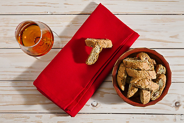 포토 JPG 해외이미지 전통 음식 조각 유리 디저트 사람없음 가로 빨간색 갈색 쿠키 와인 이탈리아 시골 사발 달콤 맛 굽기 냅킨 아몬드 토스카나 페스츄리 해외202004 해외포토 유럽 빵 컬러 컨셉 재질 주류 견과류 사기그릇 구이 파일형식 이미지허브