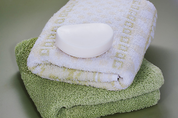 포토 JPG 해외이미지 사람없음 수건 목욕 거품 흰색 바 빨래 피부 비누 돌봄 샤워실 위생관리 해외202004 해외포토 컬러 가사 모션 관리 신체부위 위생용품 청결 샤워시설 파일형식 이미지허브