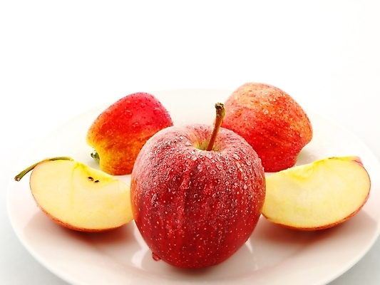 포토 JPG 해외이미지 음식 줄기 다이어트 과일 건강 사람없음 빨간색 바구니 흰색 신선 닫기 사과 흰배경 유기농 내추럴 고립 채식주의자 해외202004 해외포토 식물 웰빙 컬러 백그라운드 모션 채식 파일형식 이미지허브